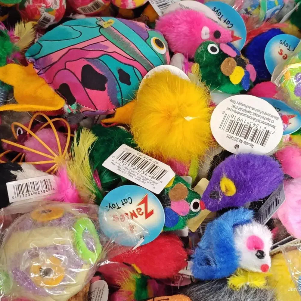 Cat Toys  Bulk 20 Toys Many Nice Brands Always Different Selection